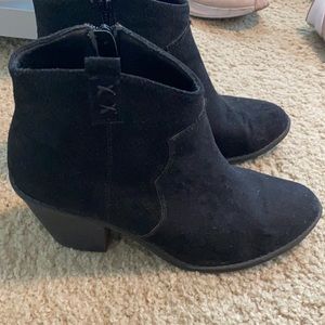 Black women’s booties
